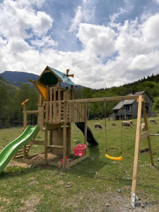 Les Chalets De La Foret D'Issaux Osse-en-Aspe ภายนอก รูปภาพ