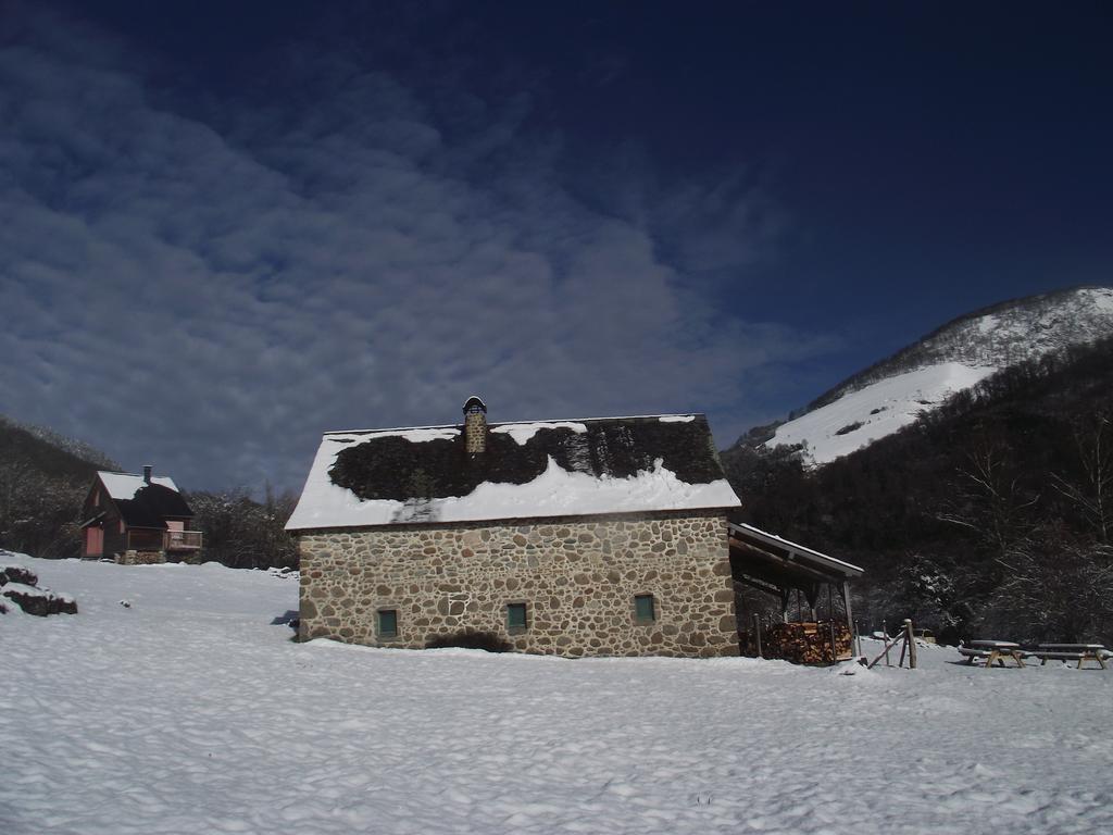 Les Chalets De La Foret D'Issaux Osse-en-Aspe ห้อง รูปภาพ